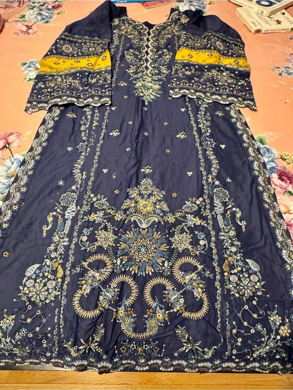 Embroidered Navy blue Floral kameez